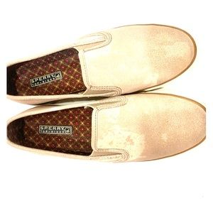 Sperry slip on tennis shoes